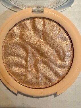 Revolution Highlighter reloaded, just my type